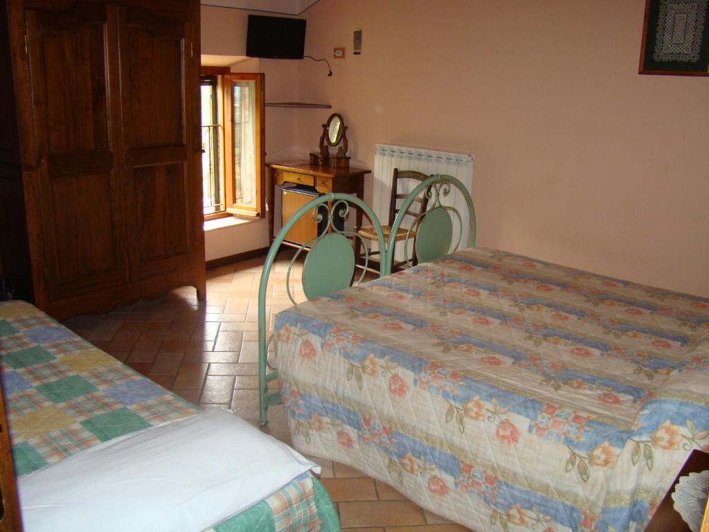 Agriturismo Vecchio Gelso Ortezzano الغرفة الصورة