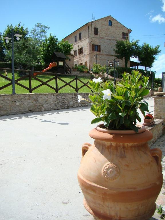 Agriturismo Vecchio Gelso Ortezzano المظهر الخارجي الصورة